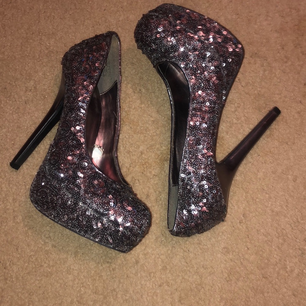 Size 7 heels